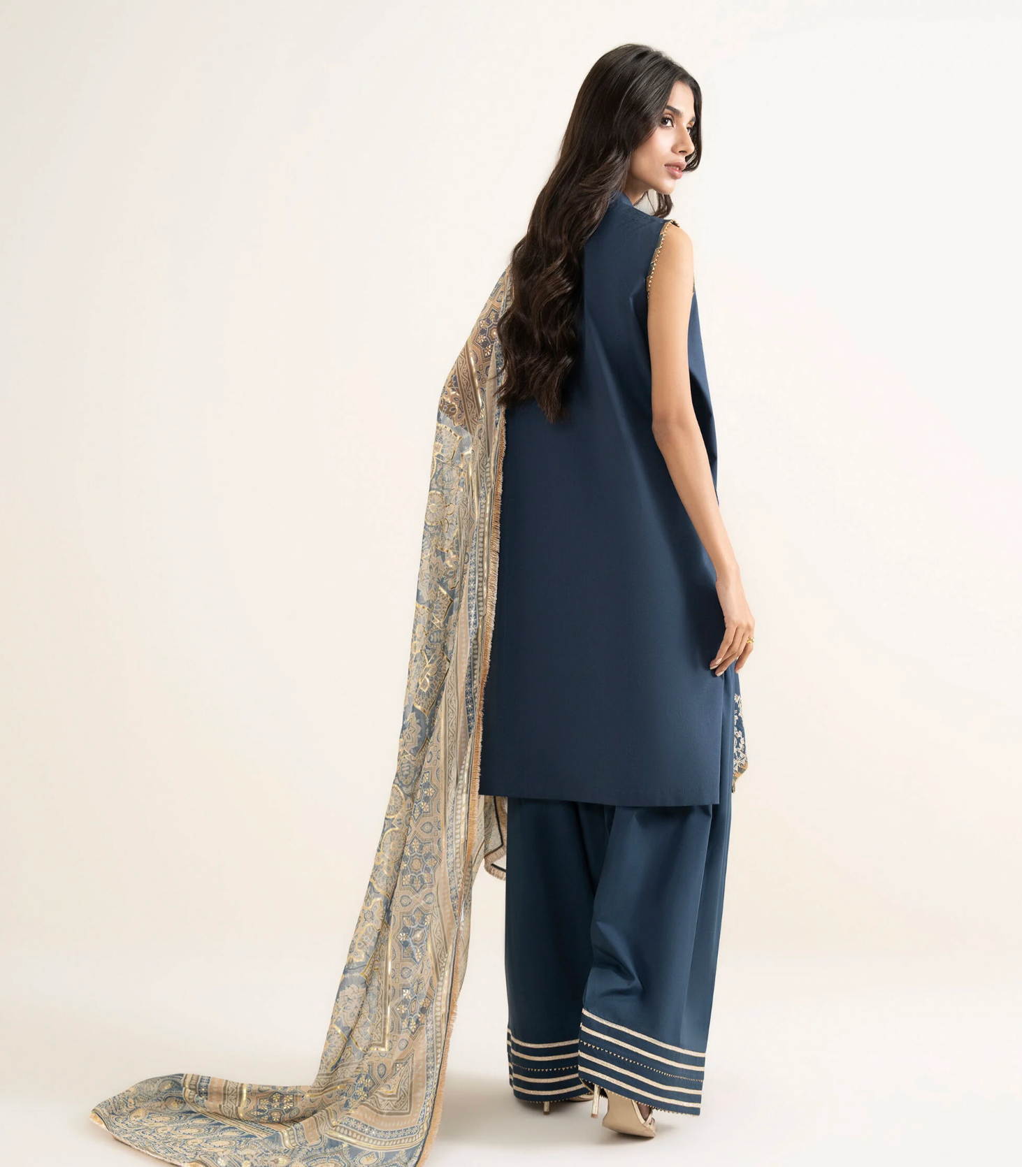 3 Piece - Embroidered Lawn Suit